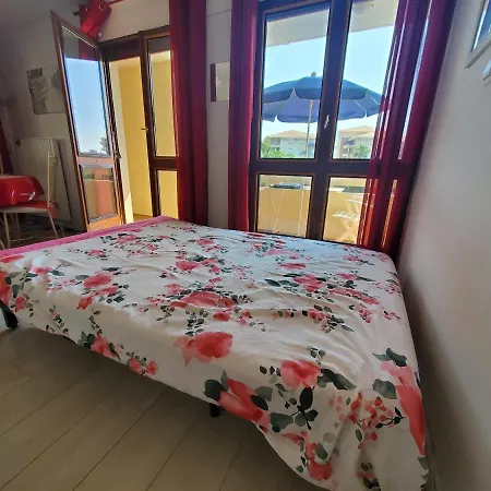 Appartement Port FREJUS Studio 2 Personnes 400 m des plages Ba Fréjus